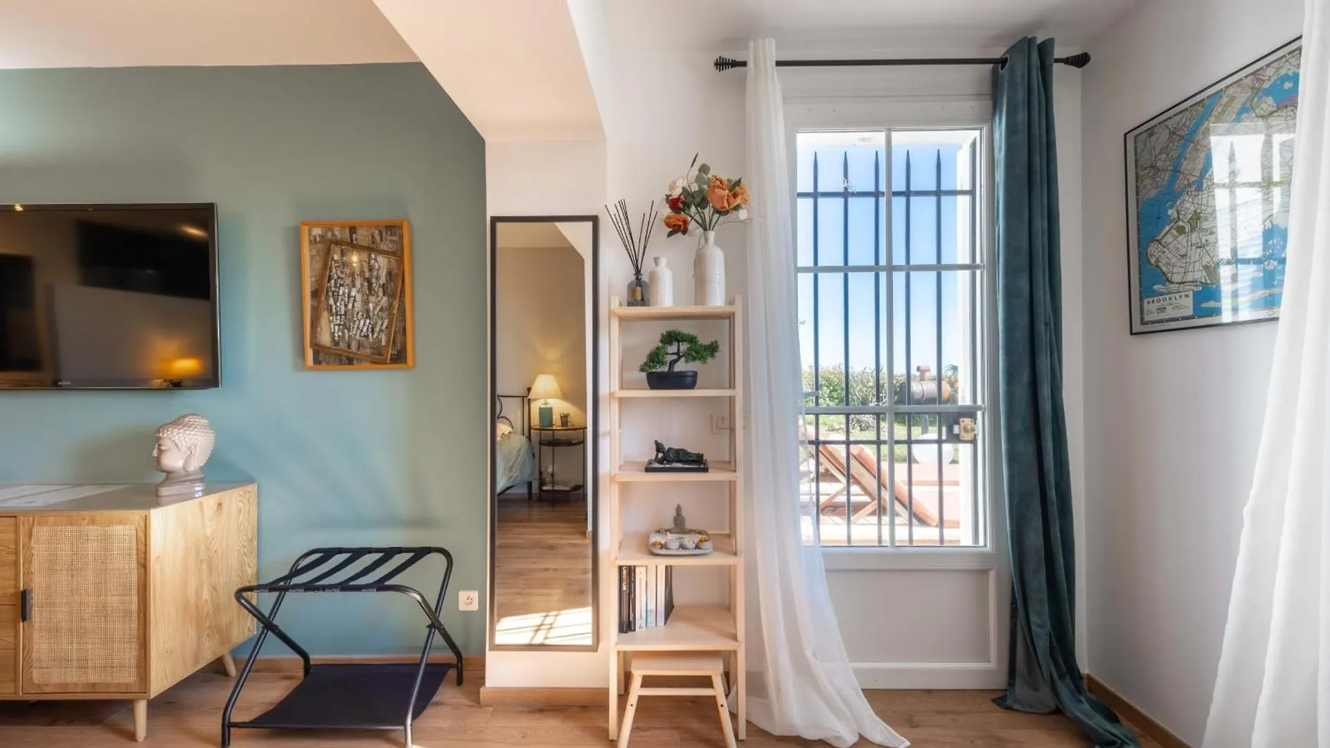 Deluxe Room With Garden Pool And Sea View Nice 0*,  France