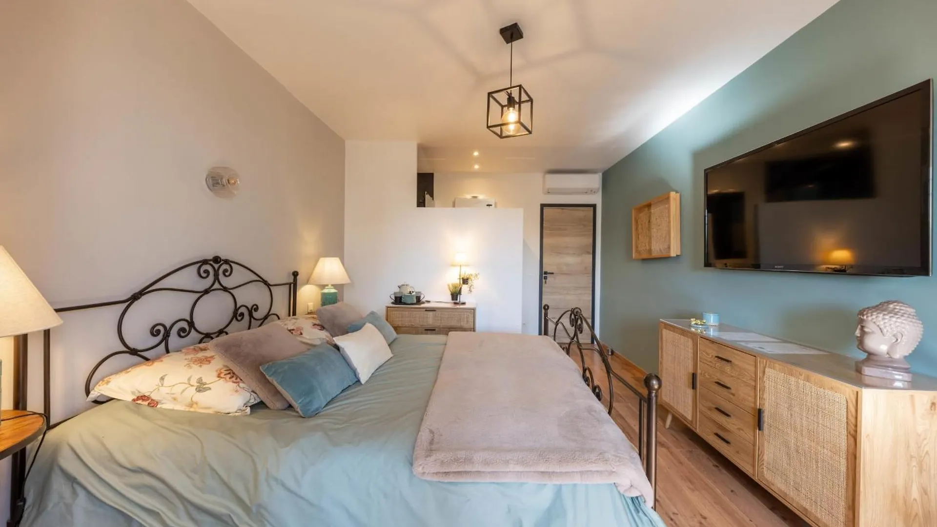 Deluxe Room With Garden Pool And Sea View Nice Holiday home